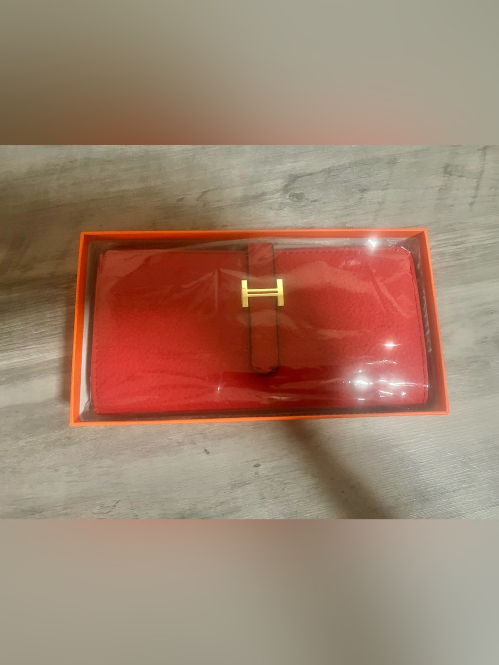 Red Luxury Long Wallet - Elegant Leather Organizer - Picture 3 of 6